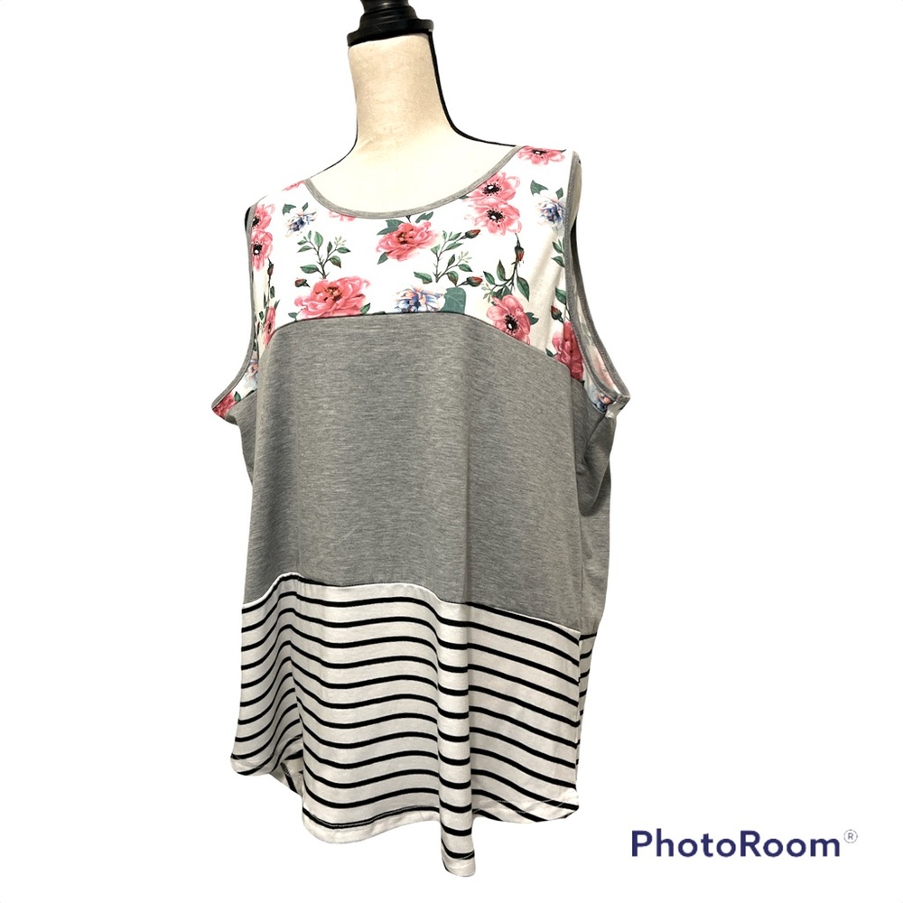 Flowy Tank Top with Mixed Patterns NWT 🏷 🌟
